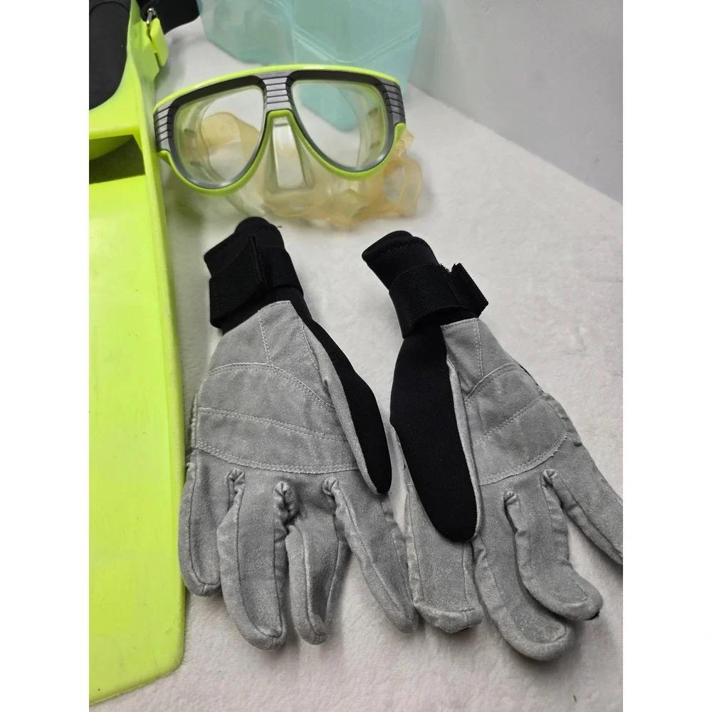 US Divers Compro Fins Sherwood Boots Snorkel Mask Gloves Set Neon Yellow Size 8